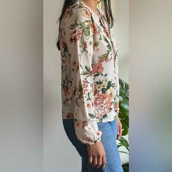 Floral Top - Picture 2 of 3